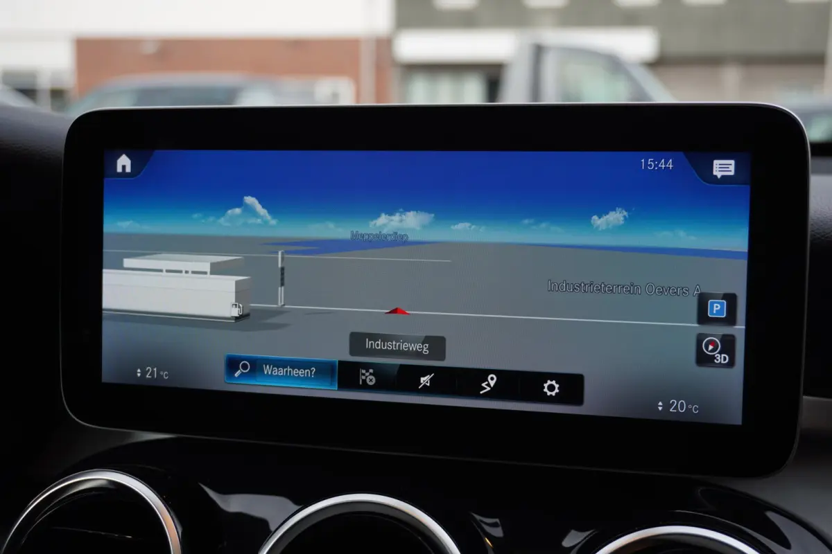 200 Business Solution Limited Automaat | Airco | Navigatie | Vol opties | Camera | Inruil mogelijk