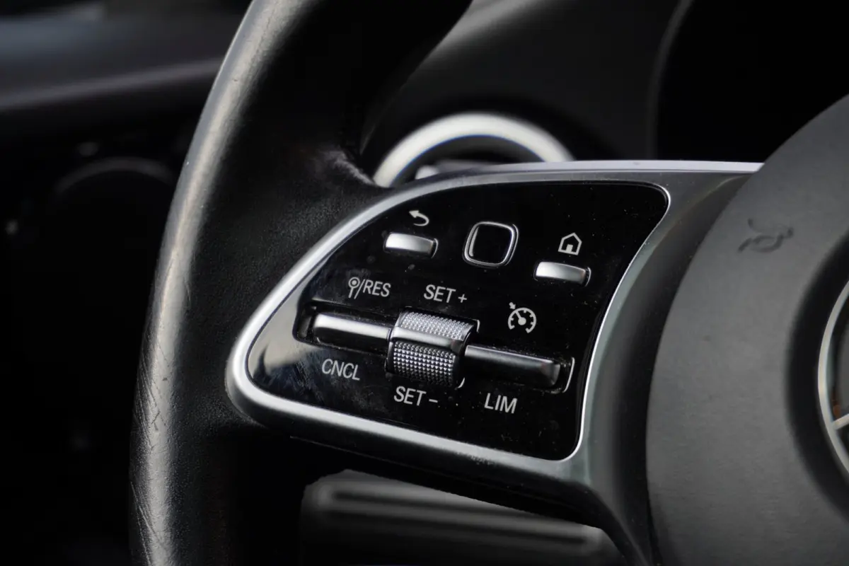 200 Business Solution Limited Automaat | Airco | Navigatie | Vol opties | Camera | Inruil mogelijk