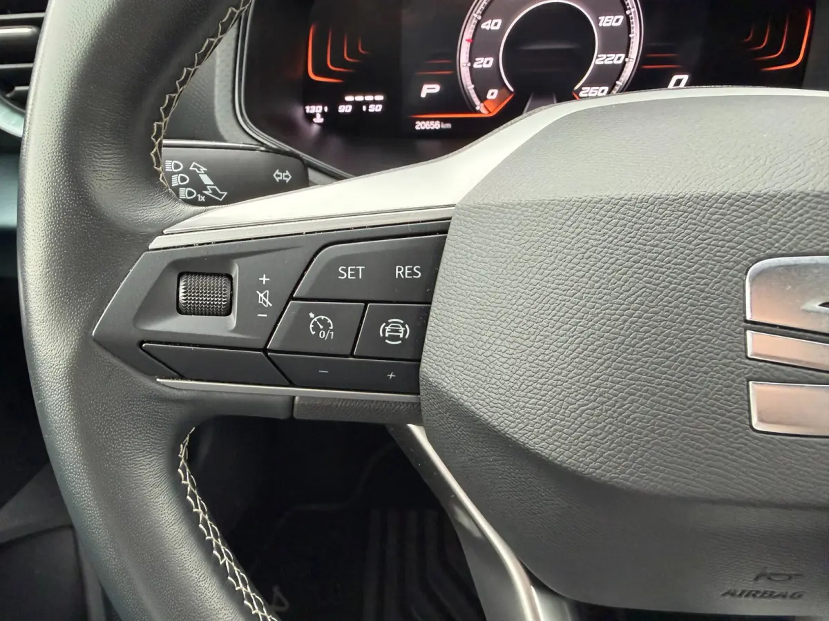 1.0 TSI Xperience Business Connect Automaat, CarPlay, Clima, Sfeerverlichting