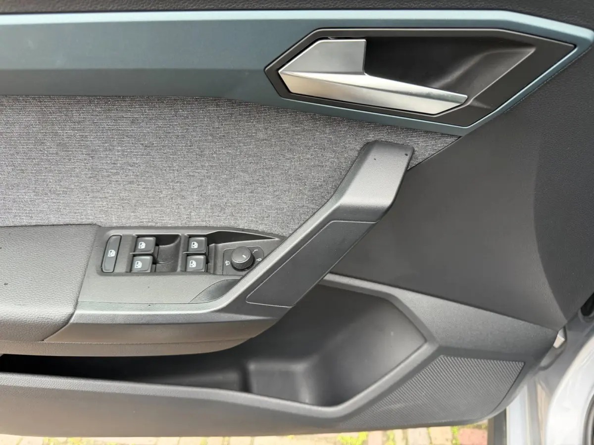 1.0 TSI Xperience Business Connect Automaat, CarPlay, Clima, Sfeerverlichting