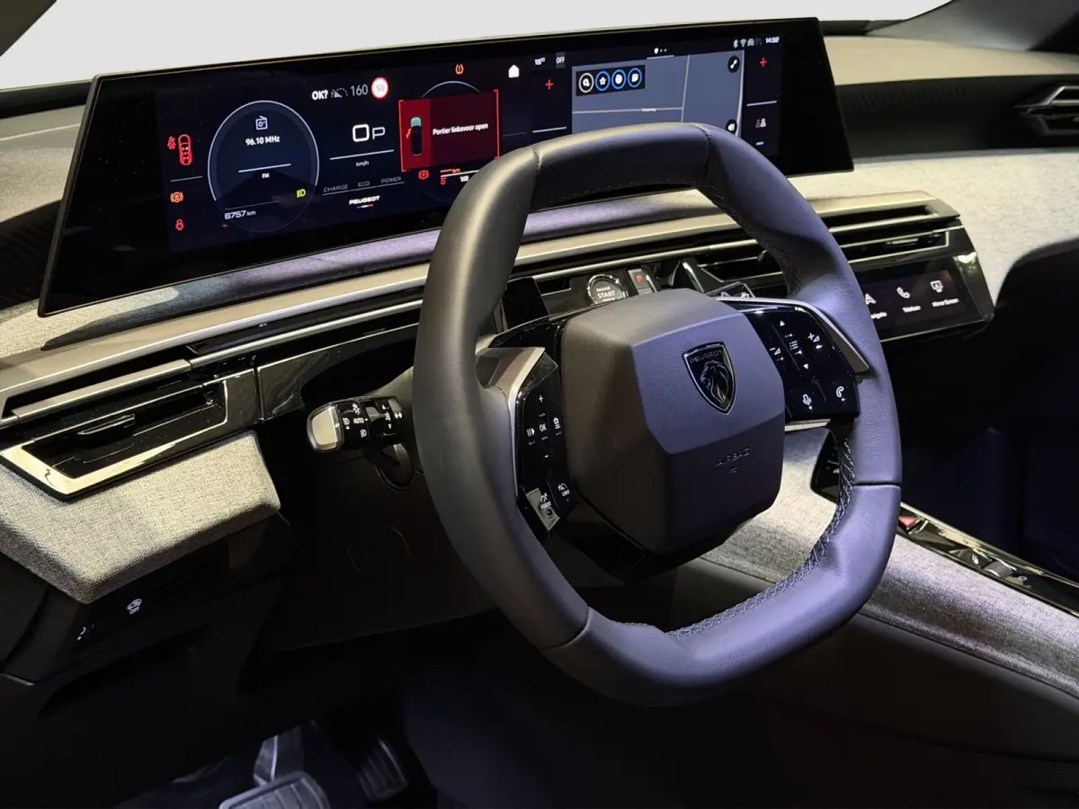 1.2 Hybrid 145 Allure 7p|360|Keyless|ACC|Carplay|Front Assist