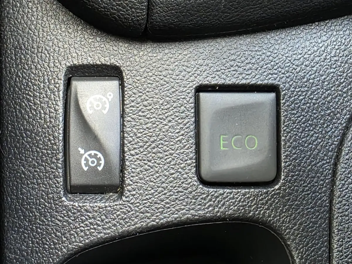 0.9 TCe Limited