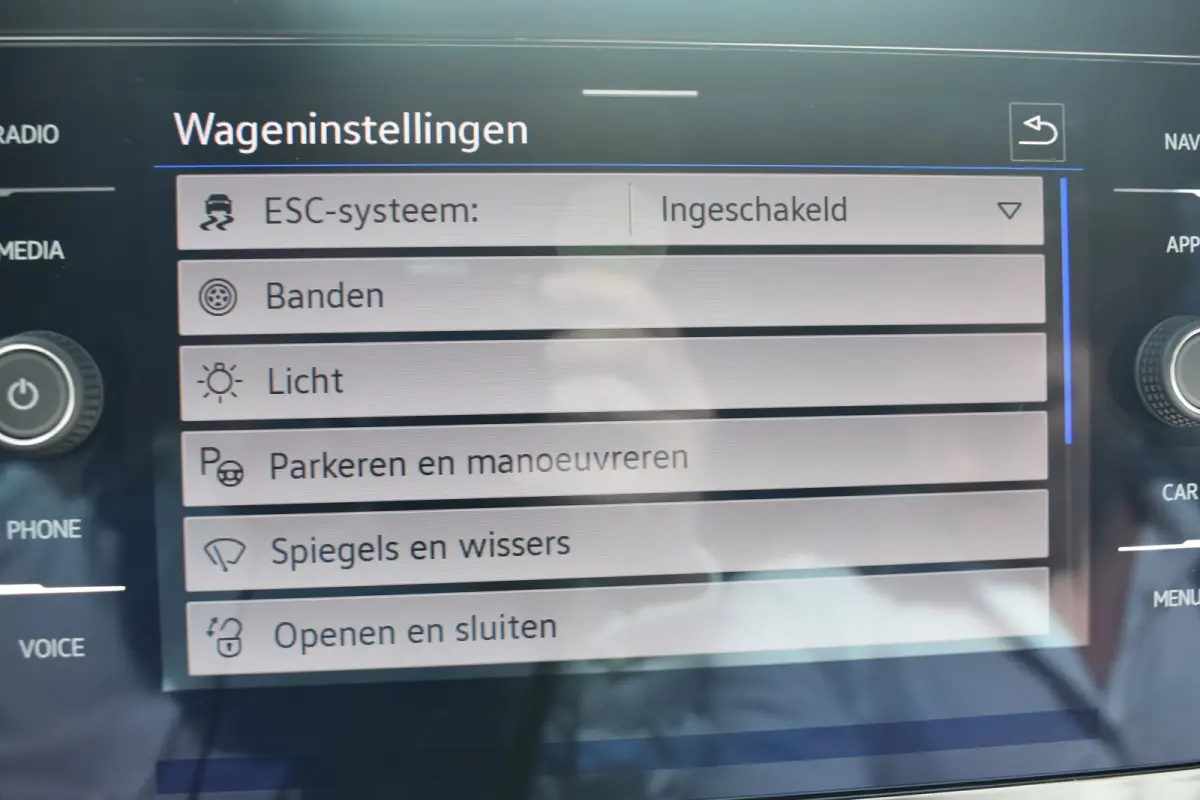 Life Edition | 'App-Connect' draadloze smartphone integratie | Achterlichten LED | Afstandscontrolesysteem (Front Assist)
