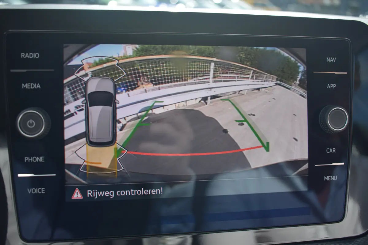Life Edition | 'App-Connect' draadloze smartphone integratie | Achterlichten LED | Afstandscontrolesysteem (Front Assist)