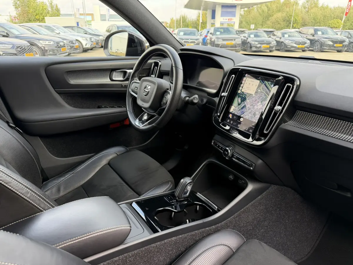 P8 AWD R-Design Panoramadak Trekhaak 20 inch Carplay Harman-Kardon Keyless Entry