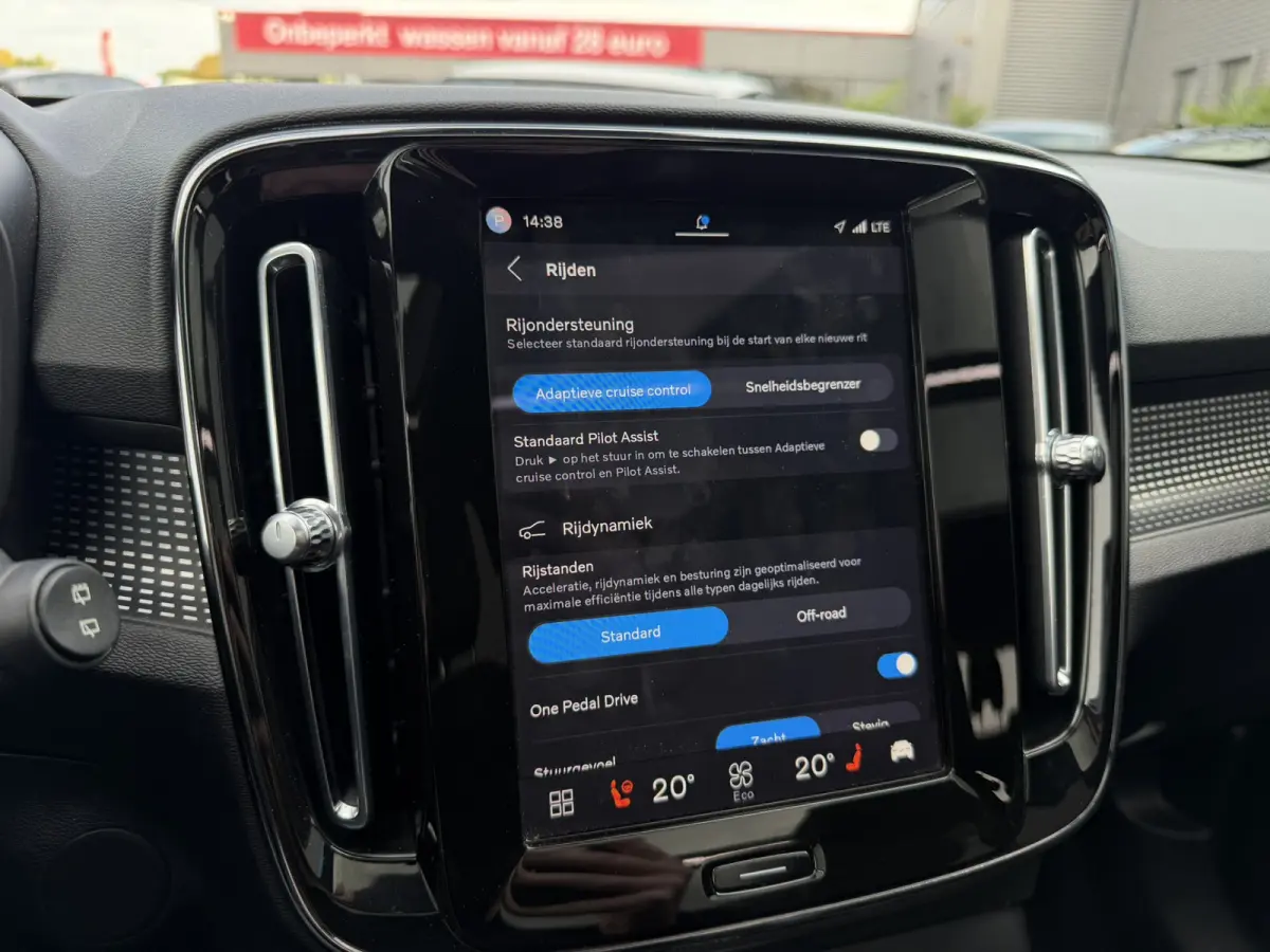 P8 AWD R-Design Panoramadak Trekhaak 20 inch Carplay Harman-Kardon Keyless Entry