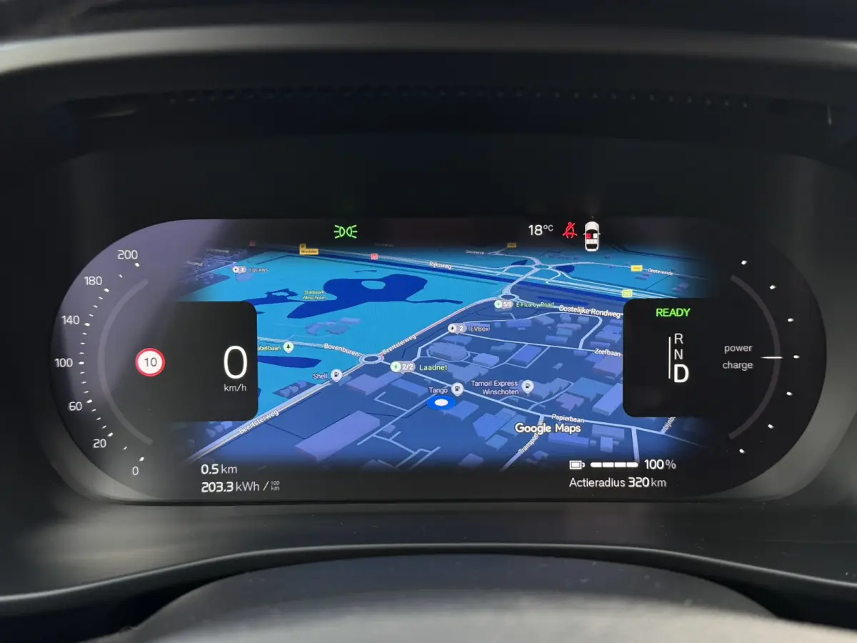 P8 AWD R-Design Panoramadak Trekhaak 20 inch Carplay Harman-Kardon Keyless Entry