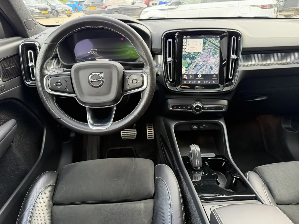 P8 AWD R-Design Panoramadak Trekhaak 20 inch Carplay Harman-Kardon Keyless Entry