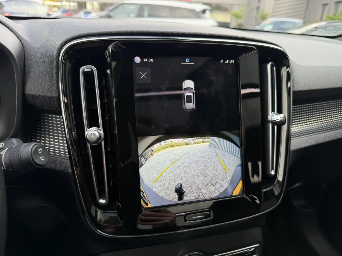 P8 AWD R-Design Panoramadak Trekhaak 20 inch Carplay Harman-Kardon Keyless Entry
