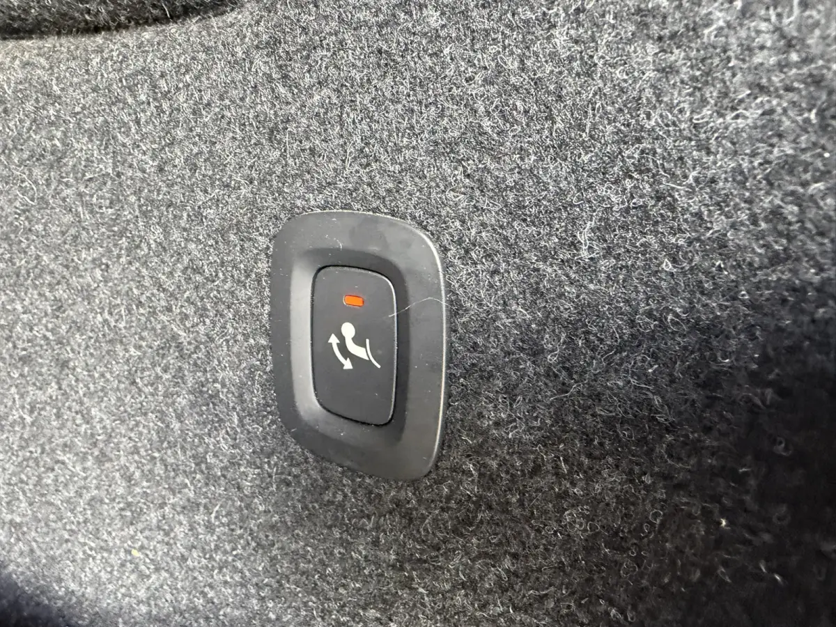 P8 AWD R-Design Panoramadak Trekhaak 20 inch Carplay Harman-Kardon Keyless Entry