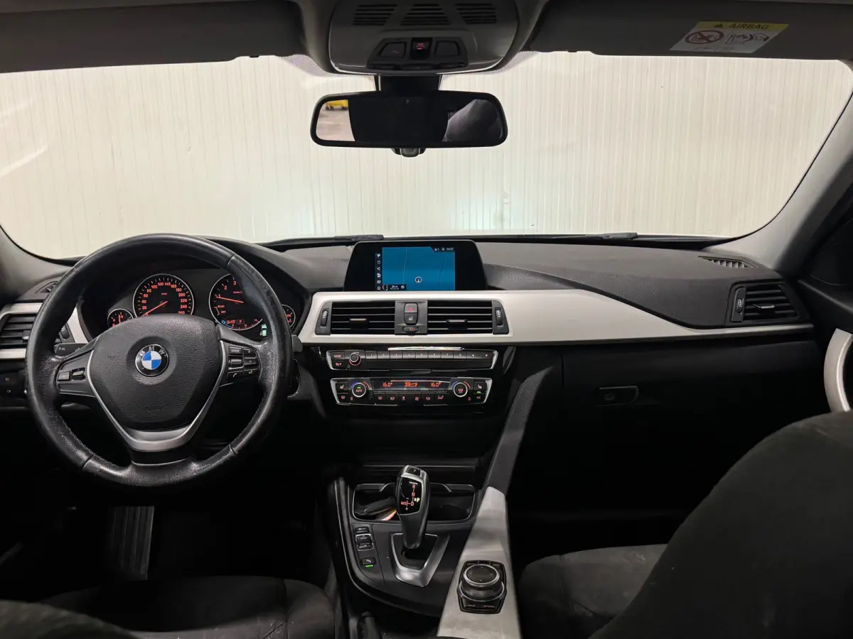 318i Luxury | SCHUIF/KANTEL | SHADOW LINE | XENON | STOELVERWAMING