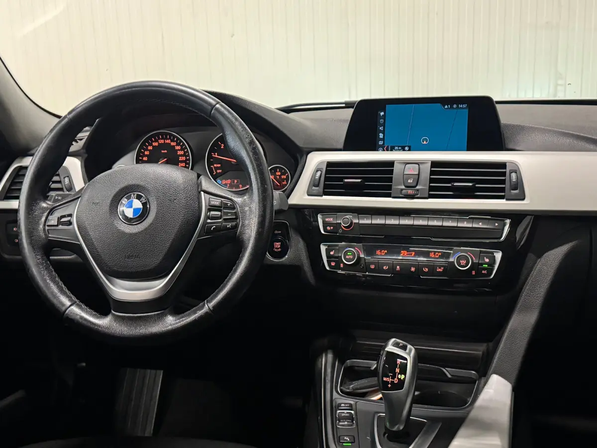 318i Luxury | SCHUIF/KANTEL | SHADOW LINE | XENON | STOELVERWAMING