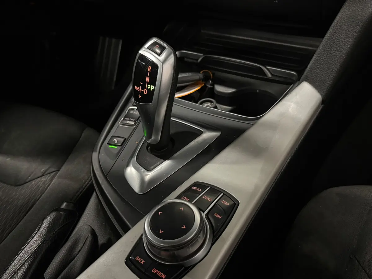 318i Luxury | SCHUIF/KANTEL | SHADOW LINE | XENON | STOELVERWAMING