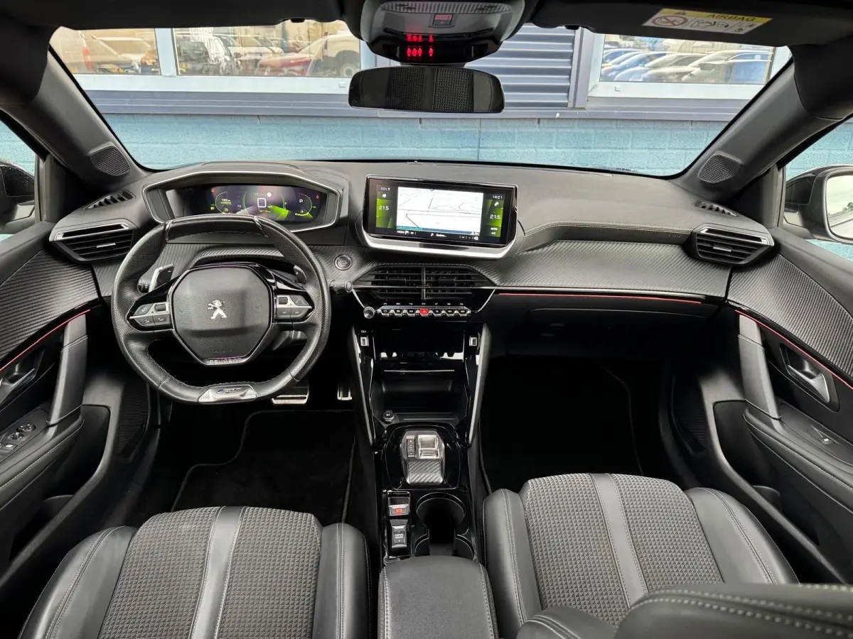 1.2 PureTech GT Pack | CAMERA | NAVI | APPLE CARPLAY/ANDROID AUTO | 17'' LM VELGEN | LED | KEYLESS |