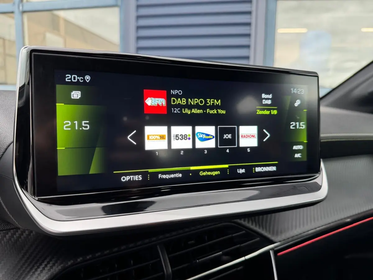 1.2 PureTech GT Pack | CAMERA | NAVI | APPLE CARPLAY/ANDROID AUTO | 17'' LM VELGEN | LED | KEYLESS |