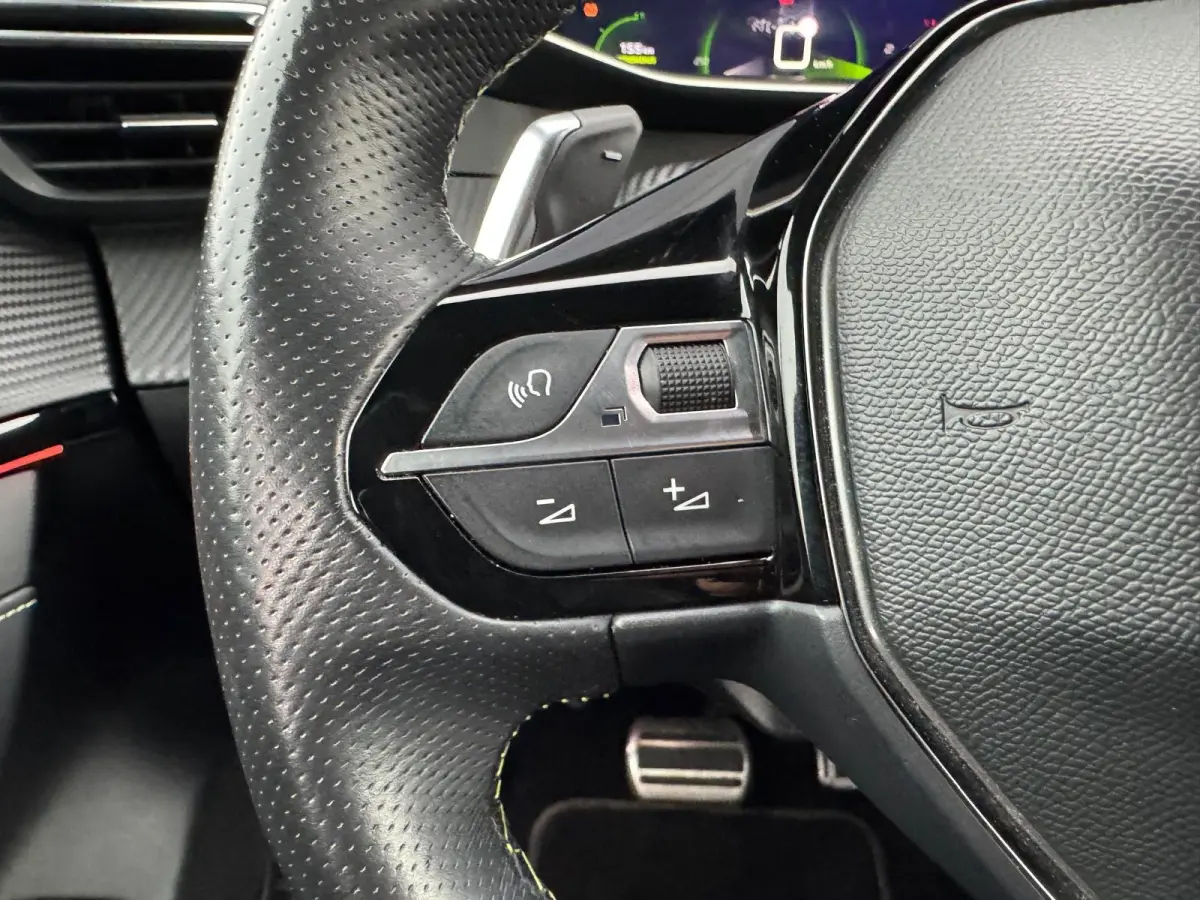1.2 PureTech GT Pack | CAMERA | NAVI | APPLE CARPLAY/ANDROID AUTO | 17'' LM VELGEN | LED | KEYLESS |