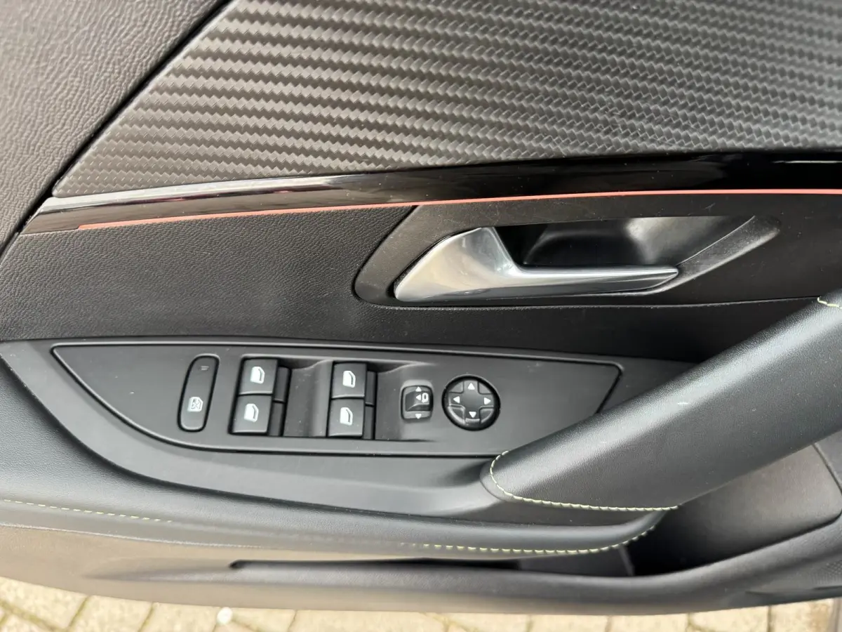 1.2 PureTech GT Pack | CAMERA | NAVI | APPLE CARPLAY/ANDROID AUTO | 17'' LM VELGEN | LED | KEYLESS |