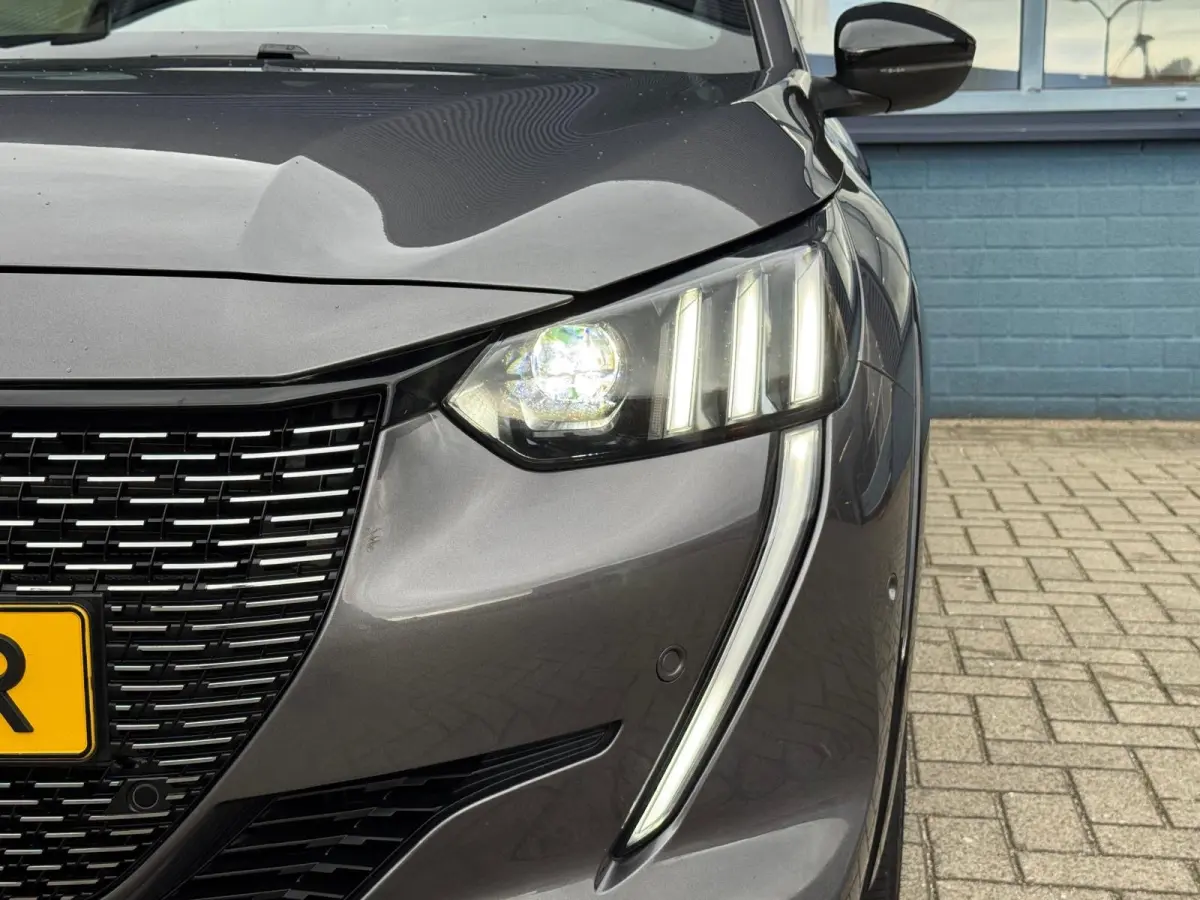 1.2 PureTech GT Pack | CAMERA | NAVI | APPLE CARPLAY/ANDROID AUTO | 17'' LM VELGEN | LED | KEYLESS |
