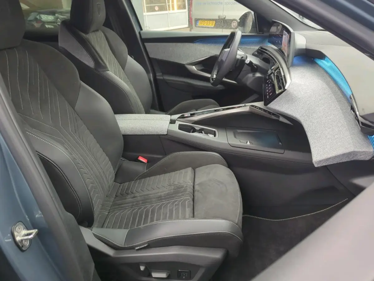 1.6 plug-in Hybrid 195pk GT | Panorama/schuifdak | Luxe stoelen | Massage | Focal | Stoelverwarming | NL auto | 9.500km |