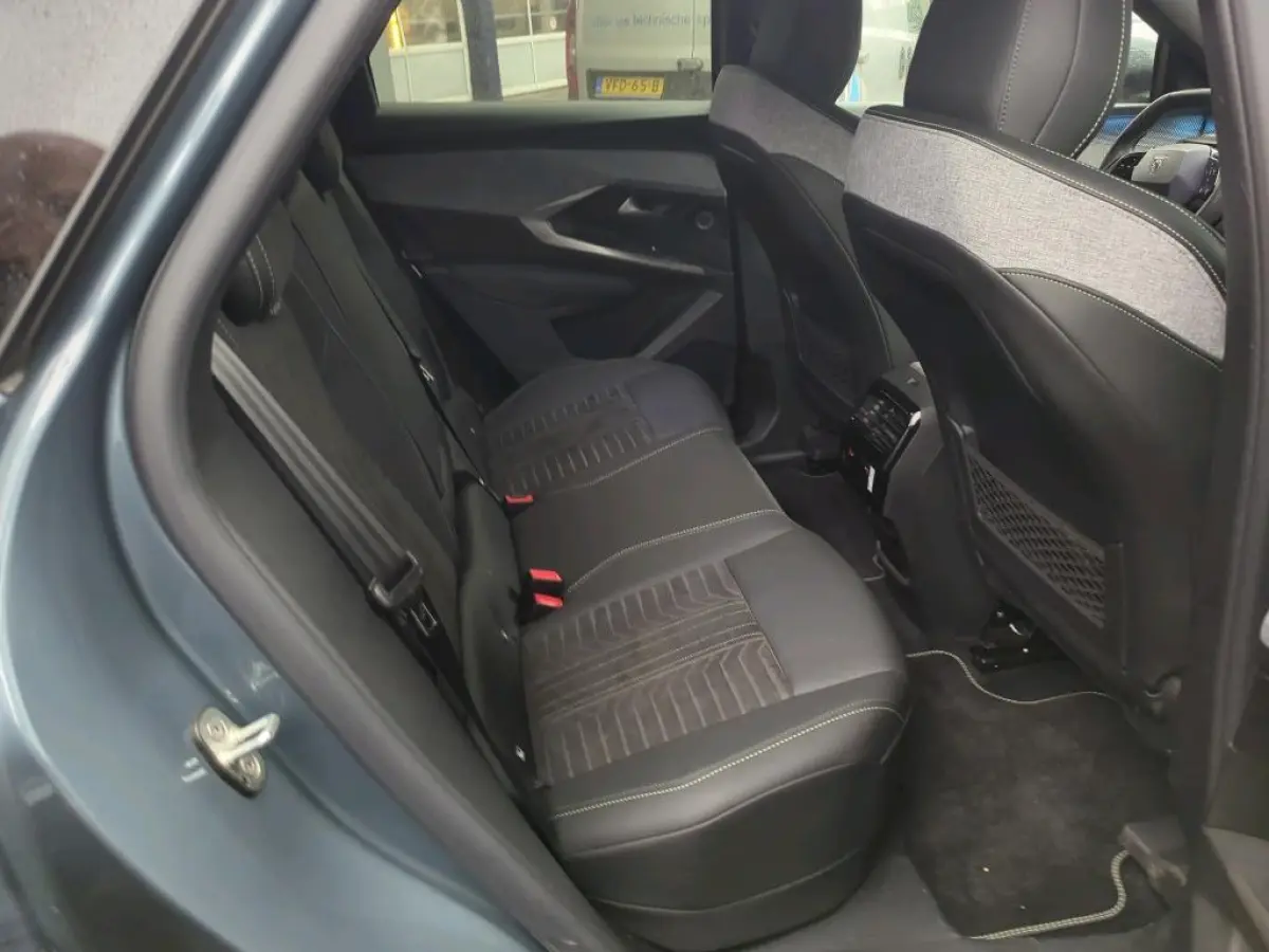 1.6 plug-in Hybrid 195pk GT | Panorama/schuifdak | Luxe stoelen | Massage | Focal | Stoelverwarming | NL auto | 9.500km |