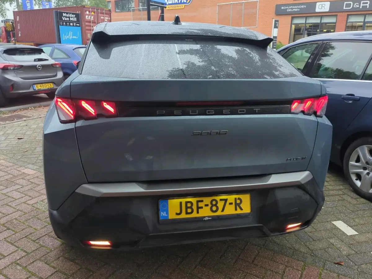 1.6 plug-in Hybrid 195pk GT | Panorama/schuifdak | Luxe stoelen | Massage | Focal | Stoelverwarming | NL auto | 9.500km |