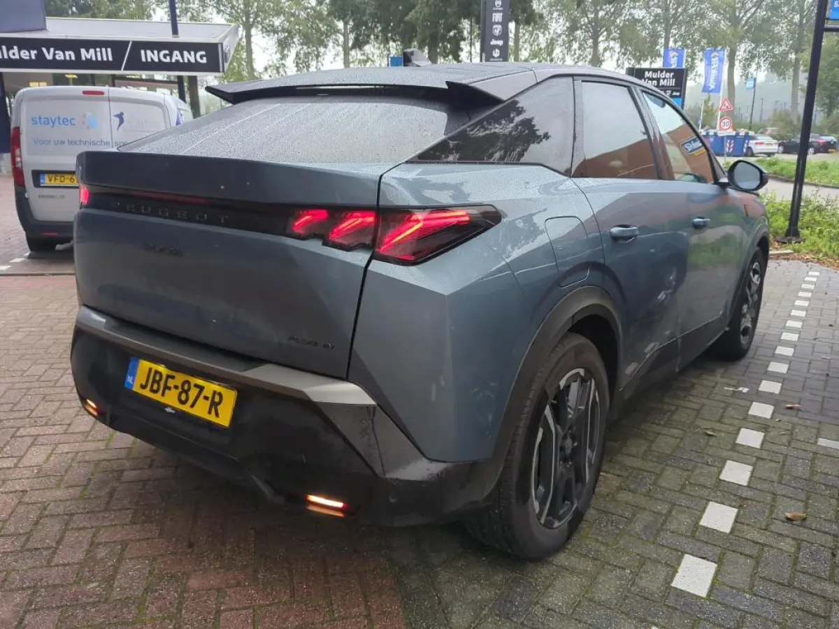 1.6 plug-in Hybrid 195pk GT | Panorama/schuifdak | Luxe stoelen | Massage | Focal | Stoelverwarming | NL auto | 9.500km |