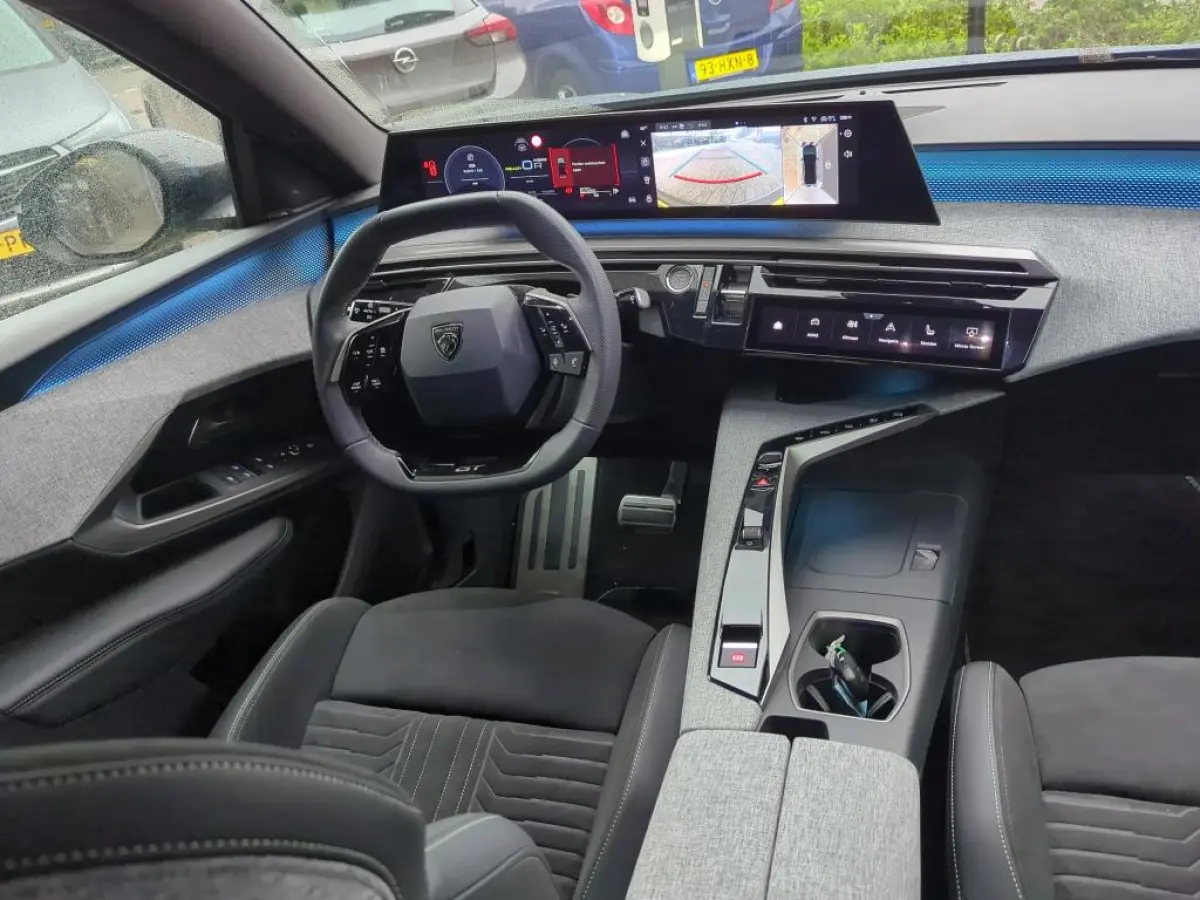 1.6 plug-in Hybrid 195pk GT | Panorama/schuifdak | Luxe stoelen | Massage | Focal | Stoelverwarming | NL auto | 9.500km |