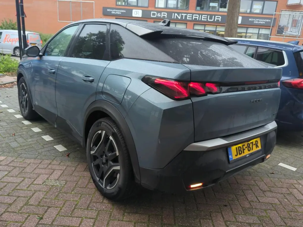 1.6 plug-in Hybrid 195pk GT | Panorama/schuifdak | Luxe stoelen | Massage | Focal | Stoelverwarming | NL auto | 9.500km |