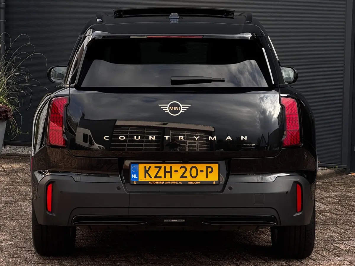 E Favoured XL 66.5 kWh | 97% SOH | Pano | 360 Camera | Harman / Kardon | HUD | Elek. Achterklep