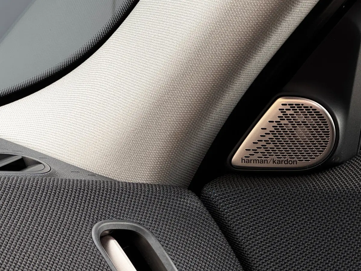 E Favoured XL 66.5 kWh | 97% SOH | Pano | 360 Camera | Harman / Kardon | HUD | Elek. Achterklep