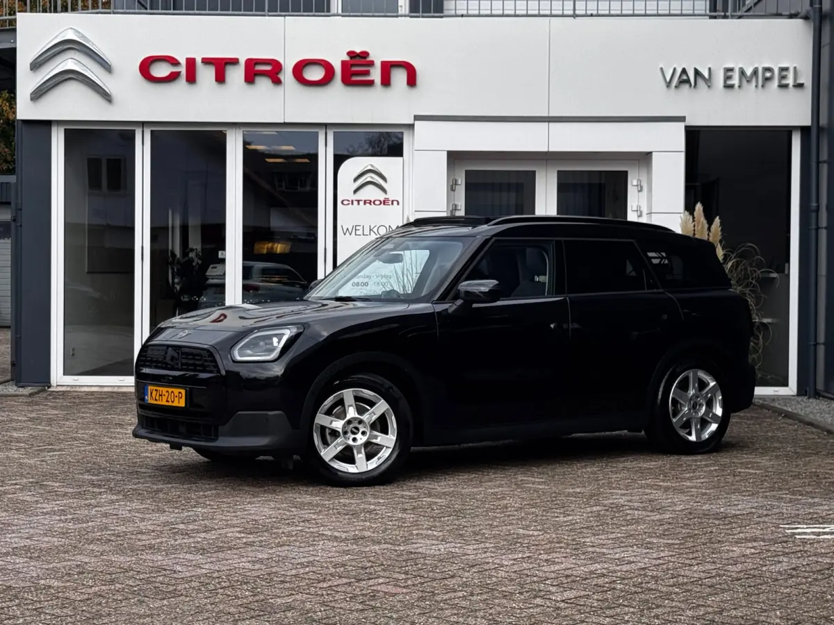 E Favoured XL 66.5 kWh | 97% SOH | Pano | 360 Camera | Harman / Kardon | HUD | Elek. Achterklep