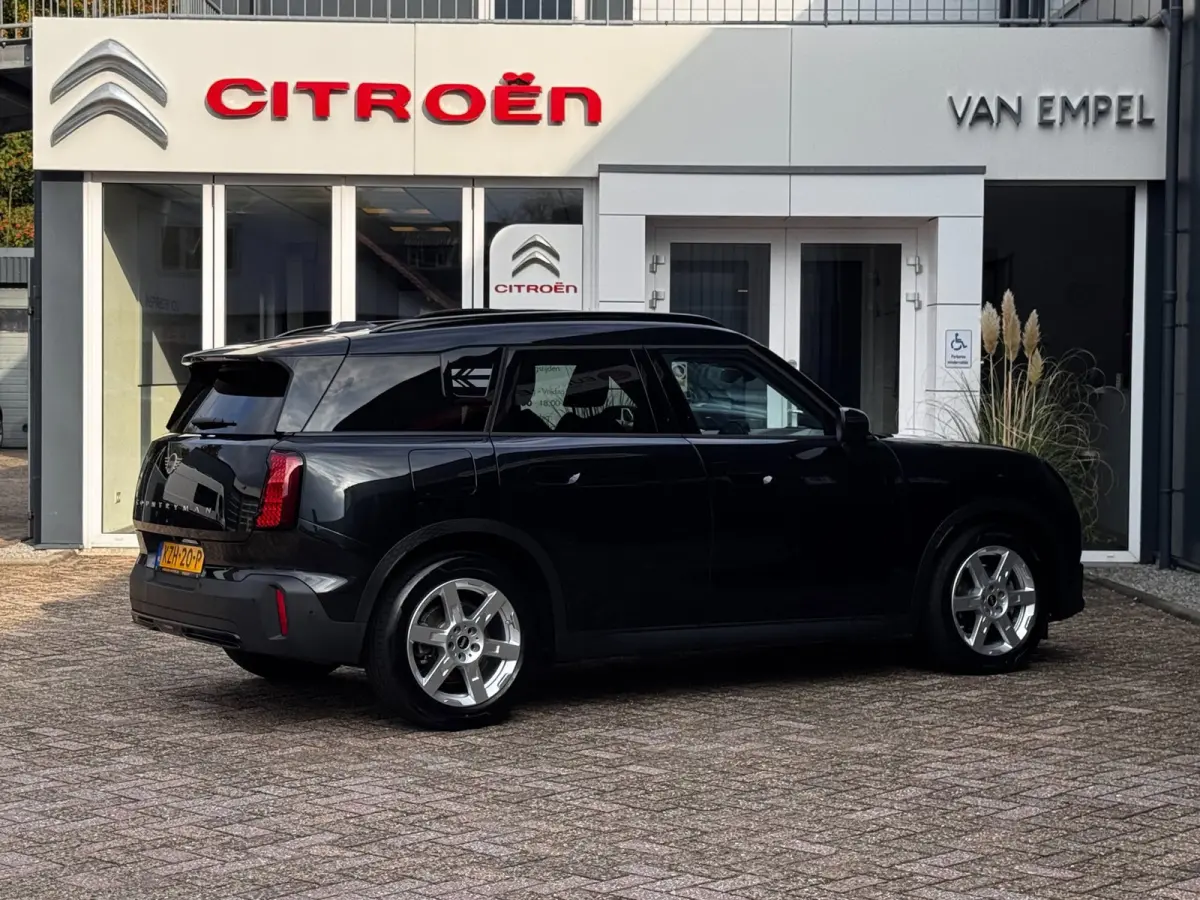 E Favoured XL 66.5 kWh | 97% SOH | Pano | 360 Camera | Harman / Kardon | HUD | Elek. Achterklep