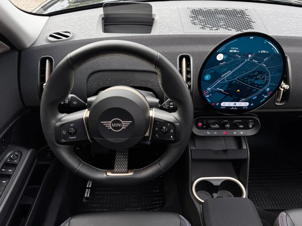 E Favoured XL 66.5 kWh | 97% SOH | Pano | 360 Camera | Harman / Kardon | HUD | Elek. Achterklep