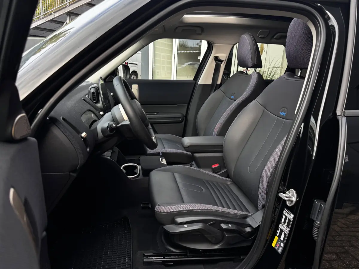 E Favoured XL 66.5 kWh | 97% SOH | Pano | 360 Camera | Harman / Kardon | HUD | Elek. Achterklep