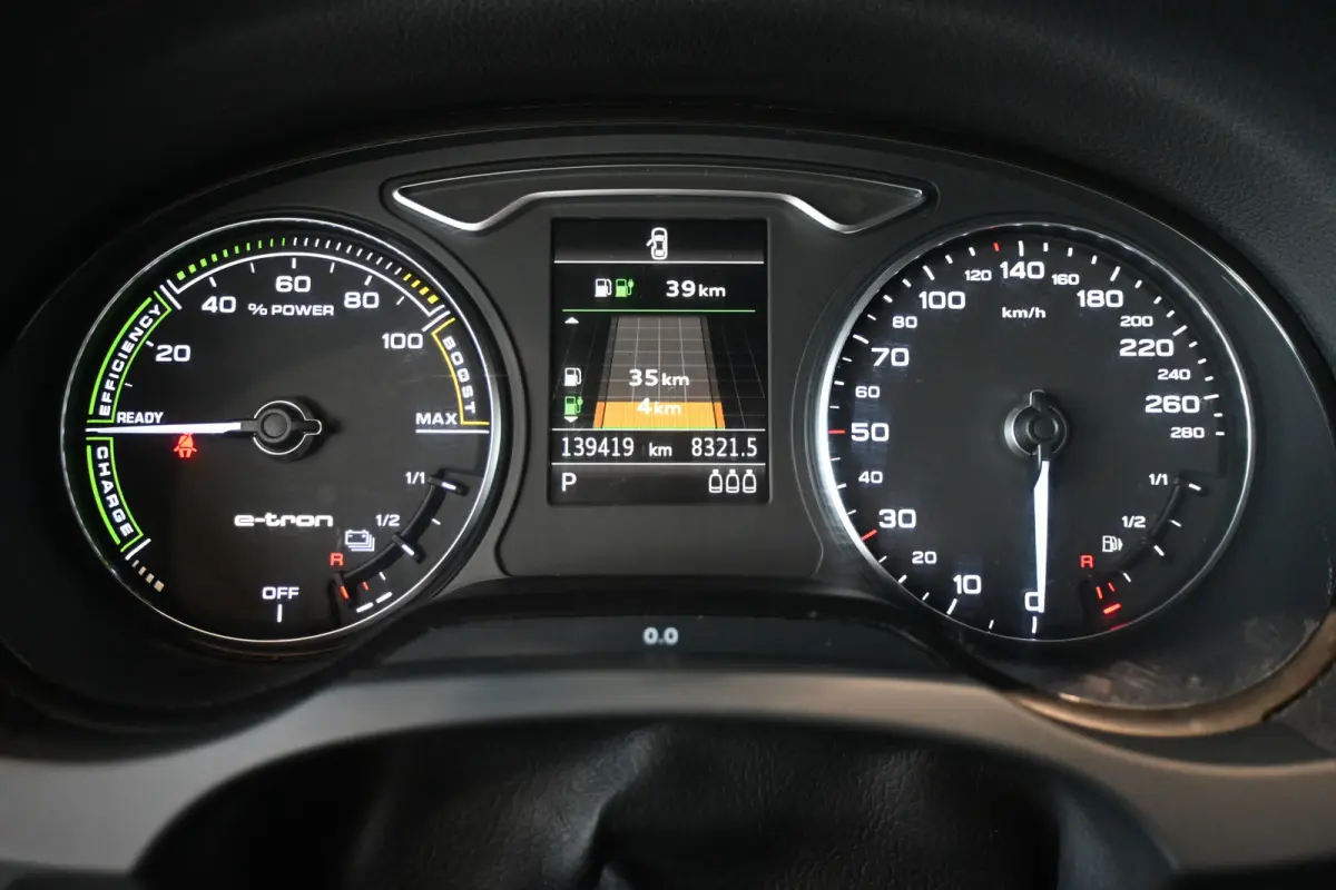 1.4 e-tron PHEV S-line Clima Cruise control Lane assist Xenon LED Licht metaal PDC Inruil mogelijk