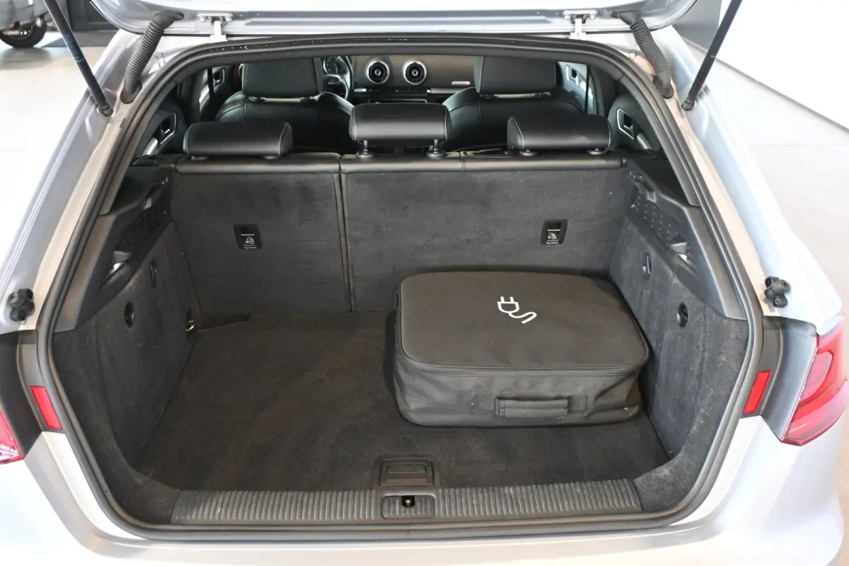 1.4 e-tron PHEV S-line Clima Cruise control Lane assist Xenon LED Licht metaal PDC Inruil mogelijk