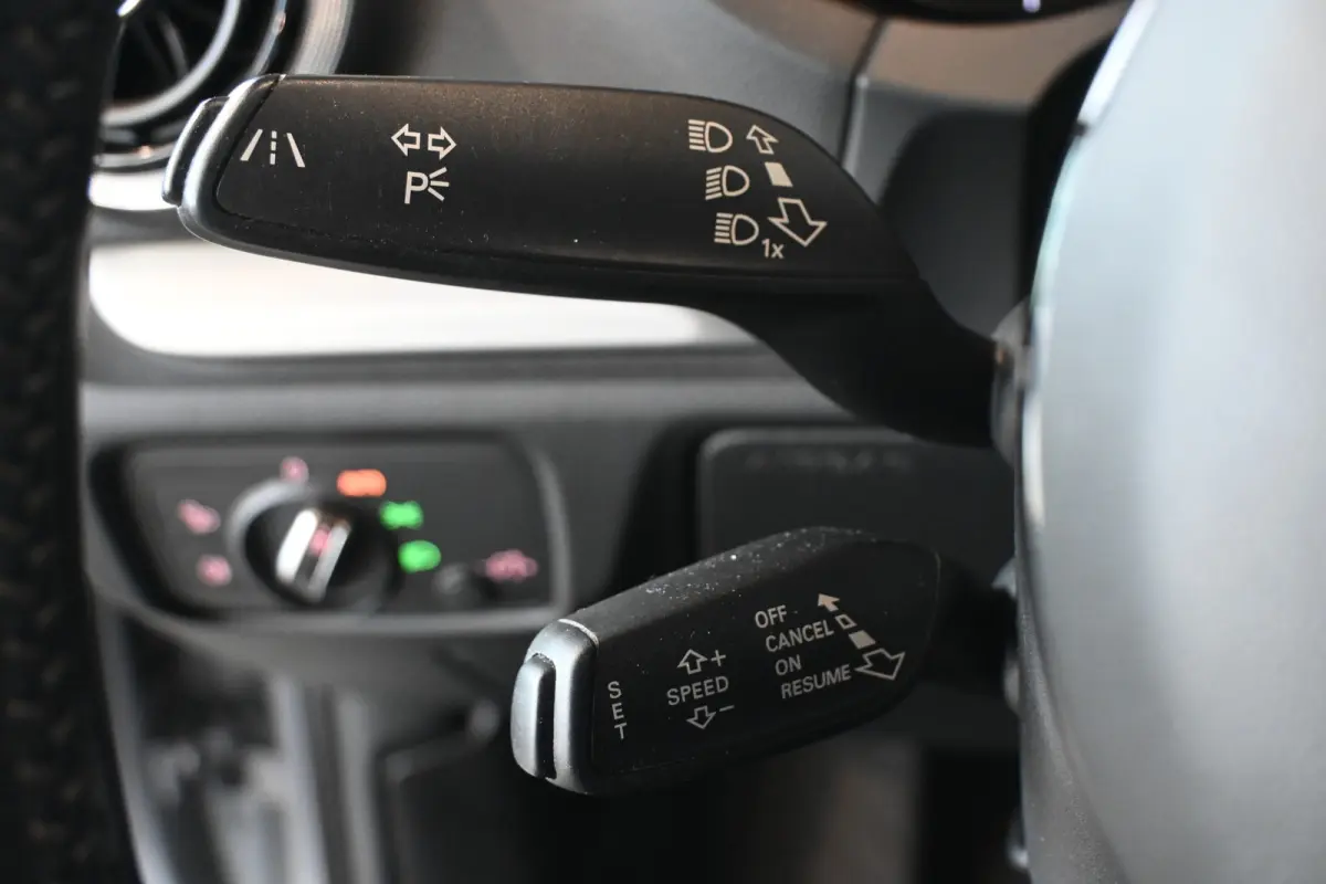 1.4 e-tron PHEV S-line Clima Cruise control Lane assist Xenon LED Licht metaal PDC Inruil mogelijk