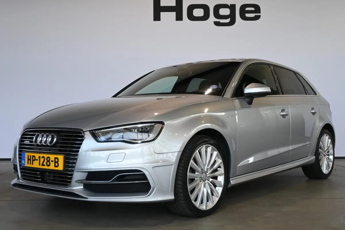 1.4 e-tron PHEV S-line Clima Cruise control Lane assist Xenon LED Licht metaal PDC Inruil mogelijk