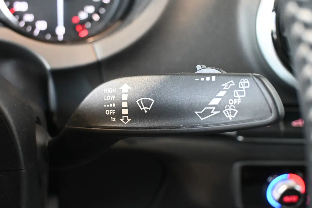 1.4 e-tron PHEV S-line Clima Cruise control Lane assist Xenon LED Licht metaal PDC Inruil mogelijk