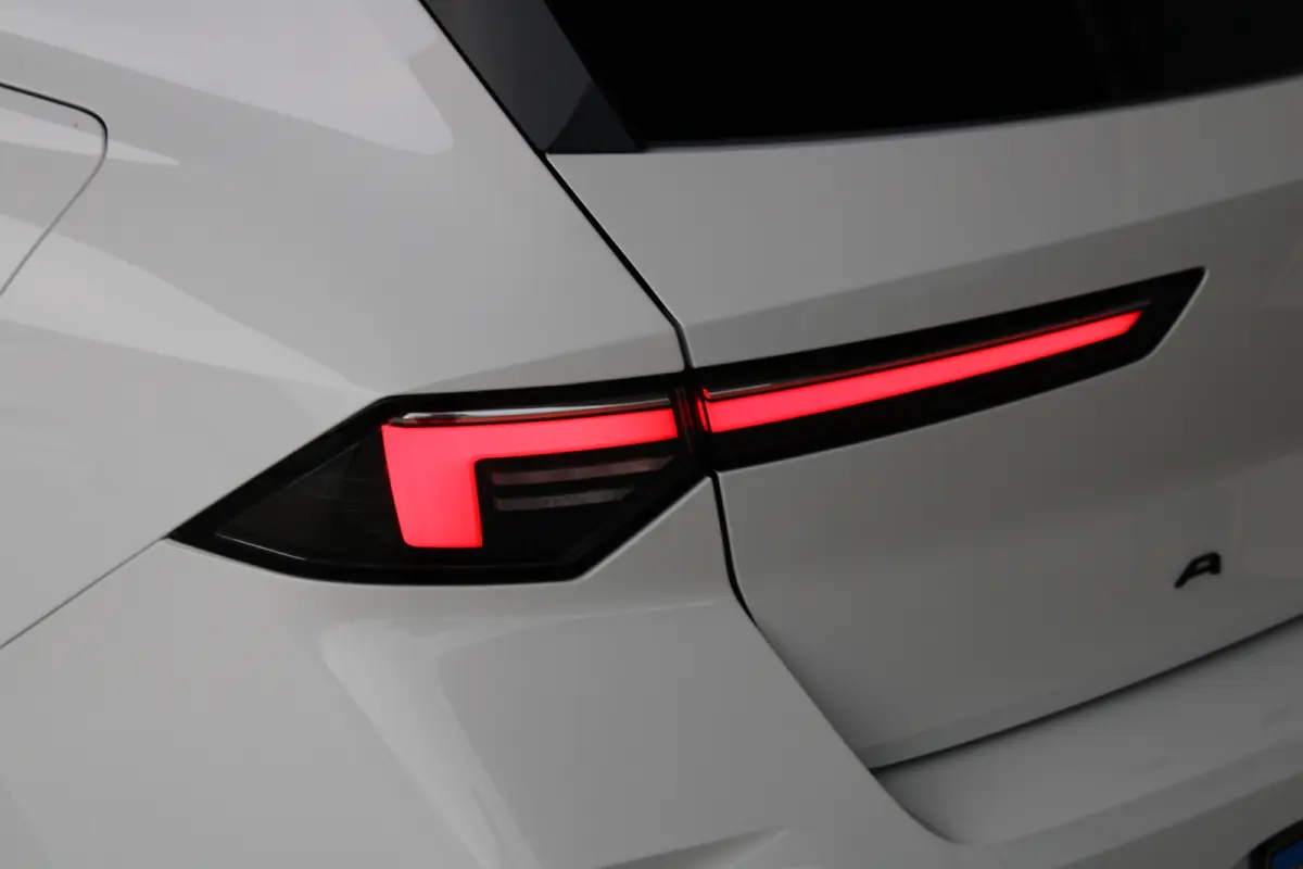 2023 1.6 Plug-in hybrid GSE | Afneembare trekhaak | Matrix LED | Memory-seat | Adaptieve cruise control | 360 |
