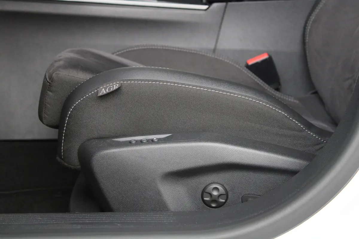 2023 1.6 Plug-in hybrid GSE | Afneembare trekhaak | Matrix LED | Memory-seat | Adaptieve cruise control | 360 |
