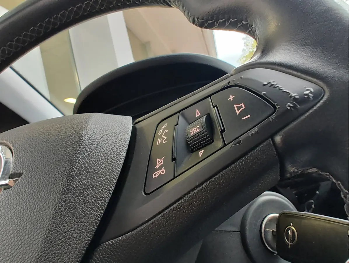 1.4 ONLINE EDITION Carplay/Android | Cruise | City Steering | Airco