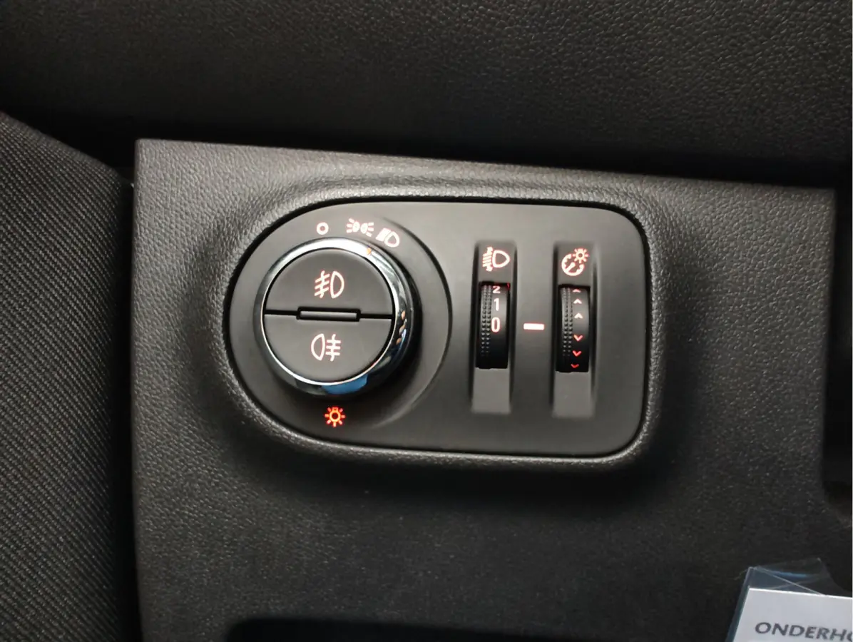 1.4 ONLINE EDITION Carplay/Android | Cruise | City Steering | Airco