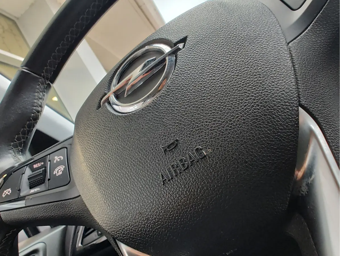 1.4 ONLINE EDITION Carplay/Android | Cruise | City Steering | Airco