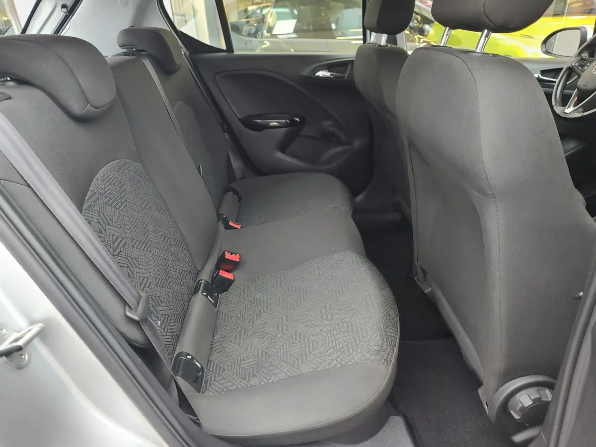 1.4 ONLINE EDITION Carplay/Android | Cruise | City Steering | Airco