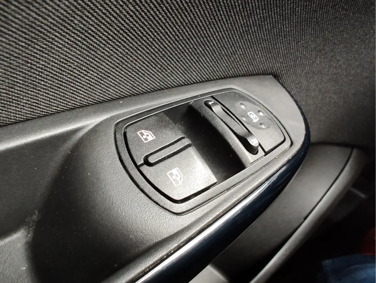 1.4 ONLINE EDITION Carplay/Android | Cruise | City Steering | Airco