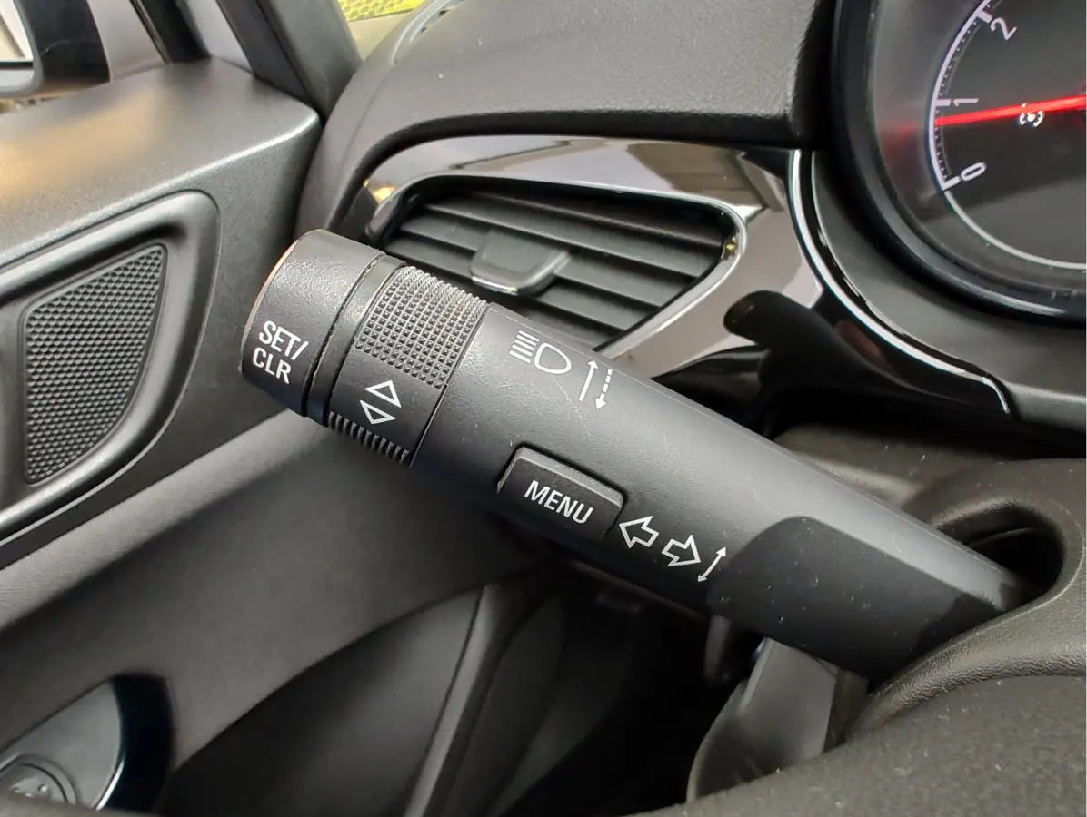 1.4 ONLINE EDITION Carplay/Android | Cruise | City Steering | Airco