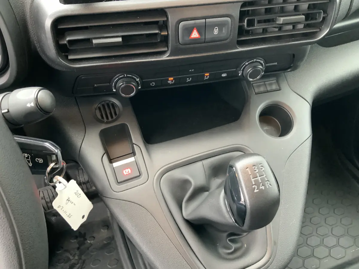 1.5 BlueHDI Club MARGE geen BTW !! Airco Cruise Trekhaak 1230 kg Euro 6