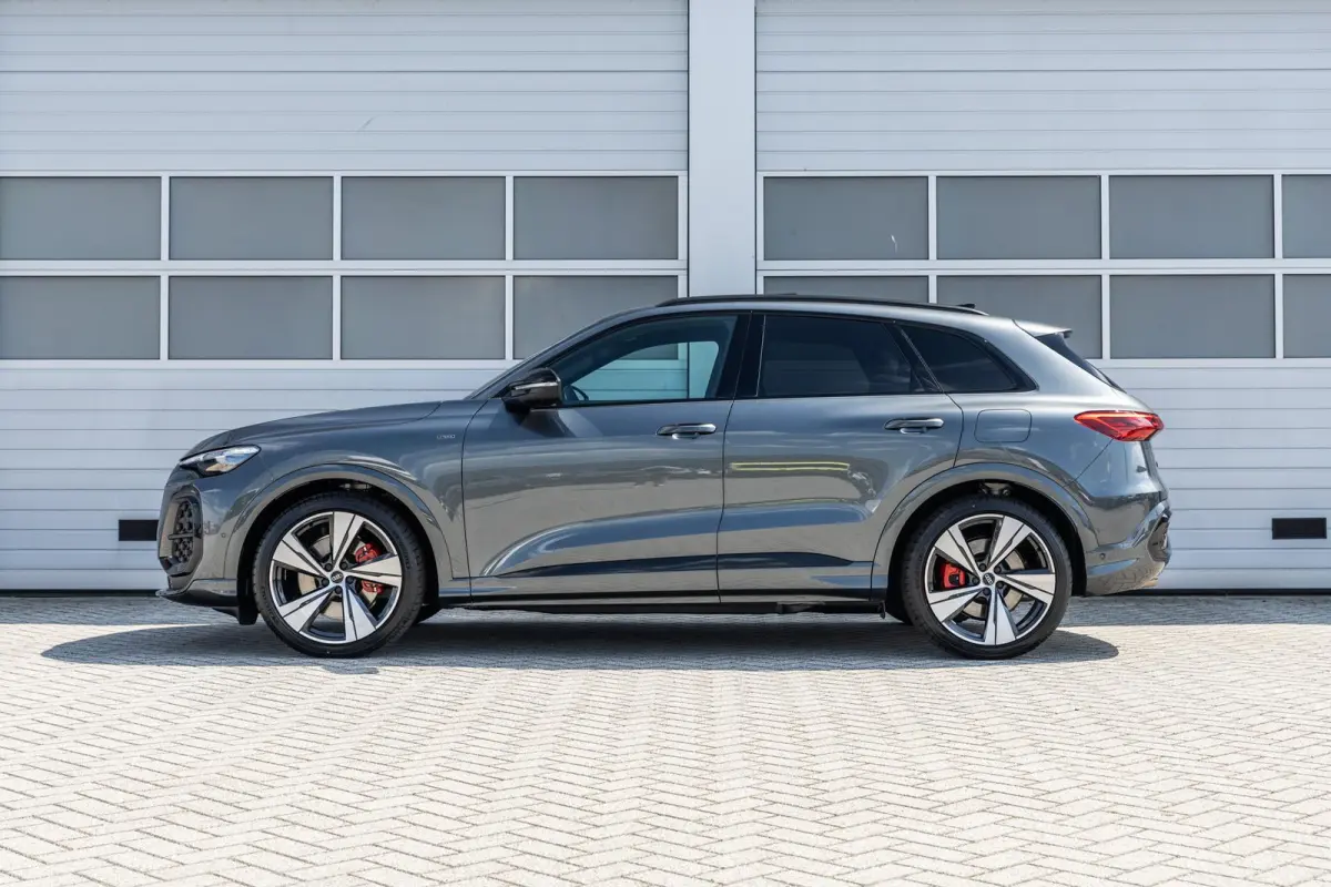 2.0 e-hybrid 367pk quattro S edition Competition | Panoramadak | Trekhaak | 21" Velgen | B&O Audio