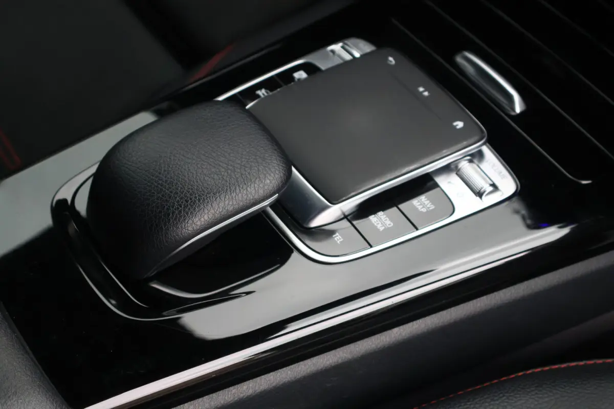 180 AMG Line | Sfeerverlichting | 19 Inch | Trekhaak | Camera | Apple Carplay / Android Auto